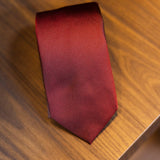CORBATA BORGOÑA