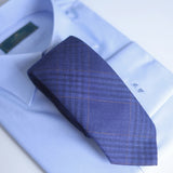 Corbata azul con líneas DGR